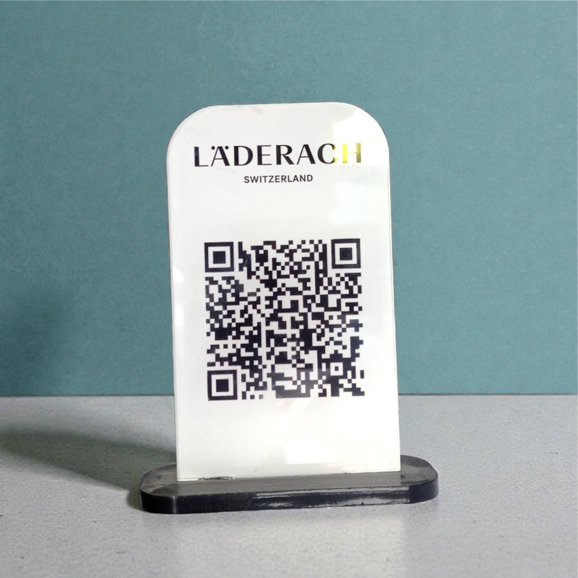 ستاند أكريليك إعلان